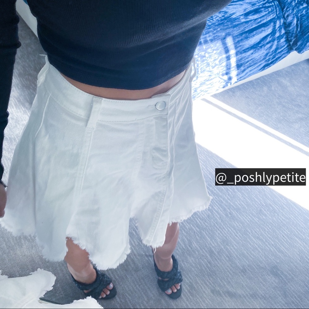 White denim raw cut hem mini skirt - Picture 4 of 16